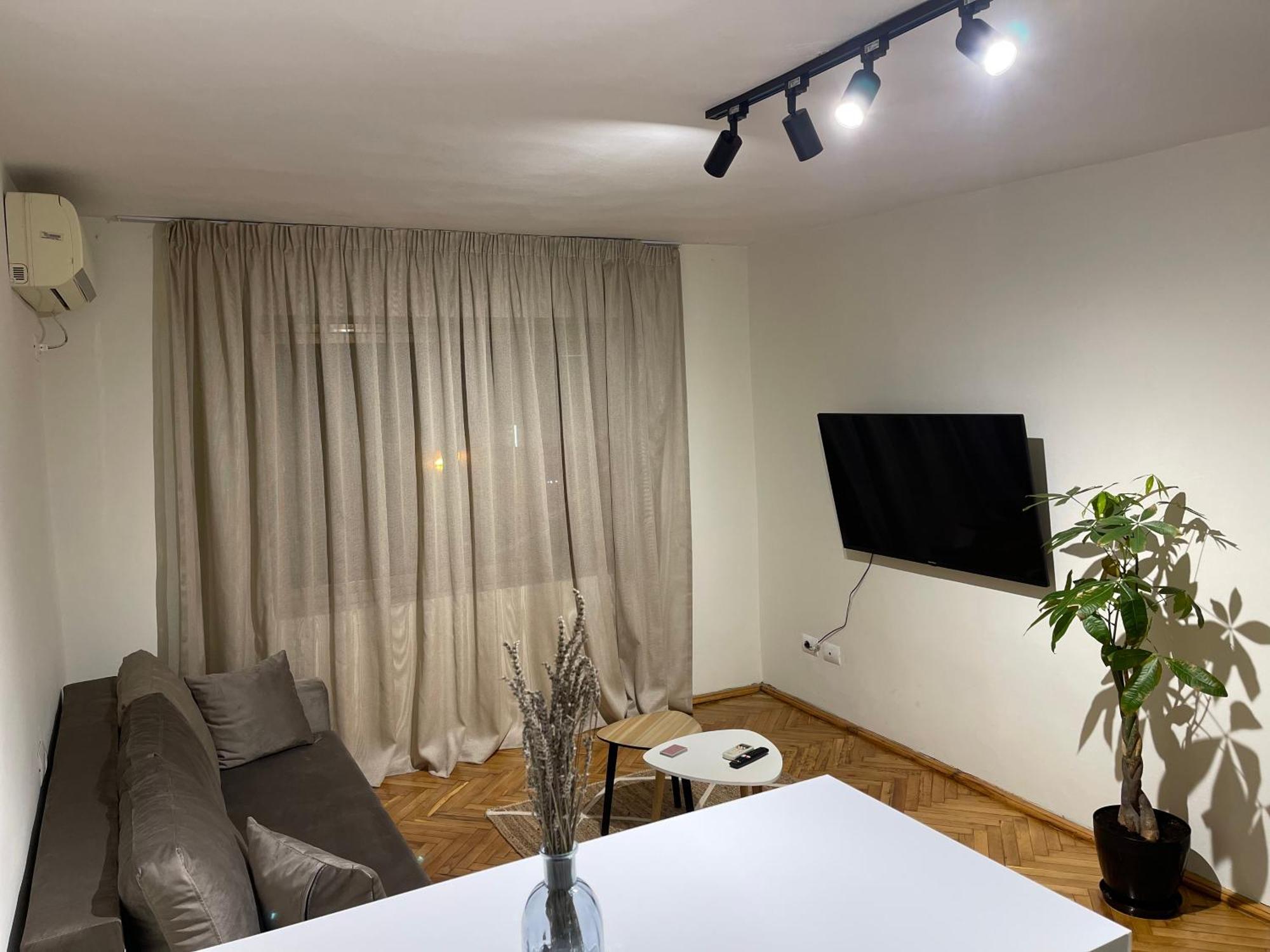 Cozy Apartment, In The Center Of Tiranë Ngoại thất bức ảnh