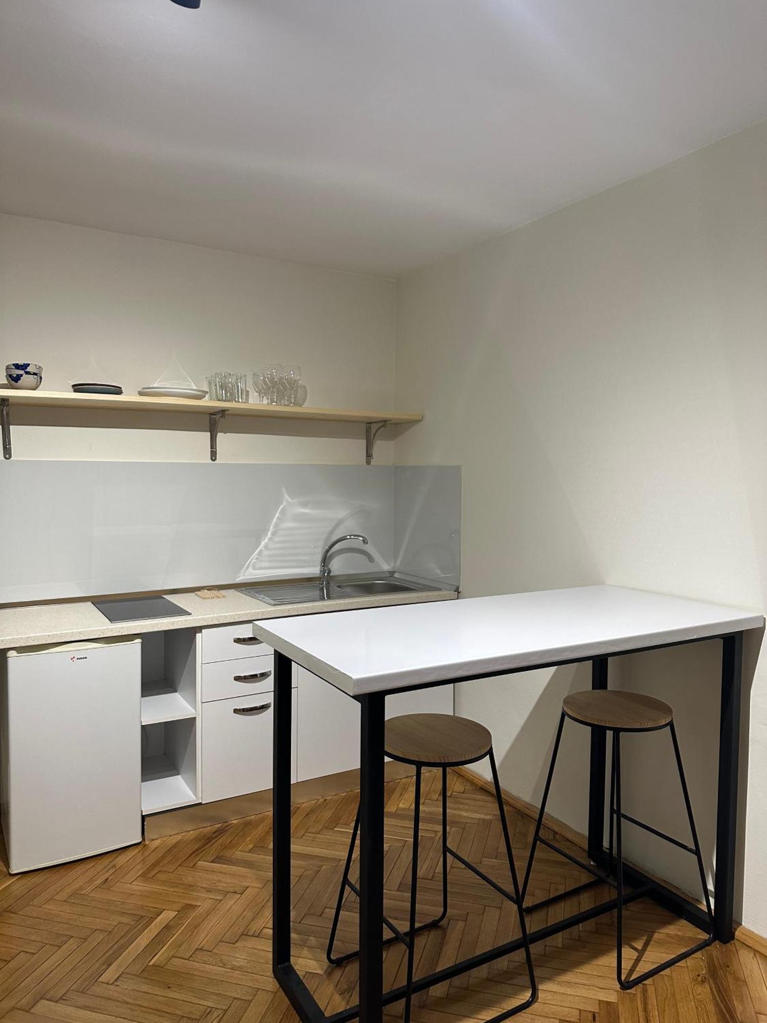 Cozy Apartment, In The Center Of Tiranë Ngoại thất bức ảnh